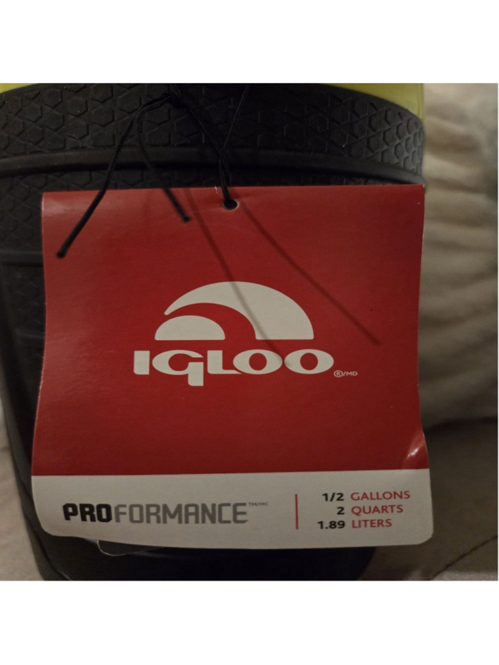 Igloo Proformance 1/2 Gallon Water Bottle & Thermos in Black & Green - Picture 5 of 16